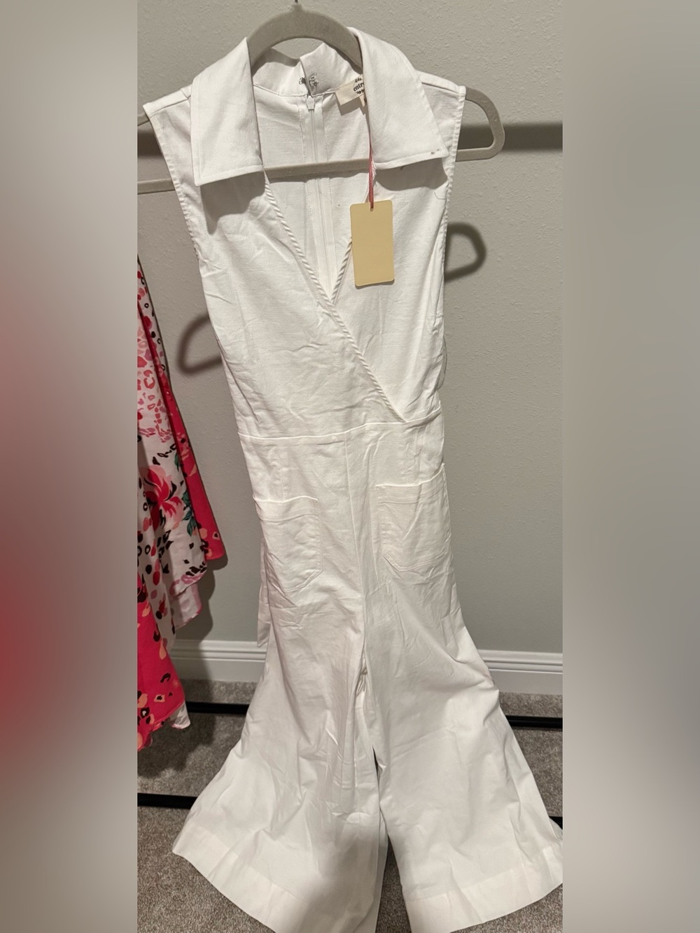 entro White Sleeveless Collared Jumpsuit with Wide Leg